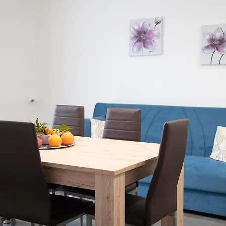 La Rosa Dell'etna - * Santa Venerina