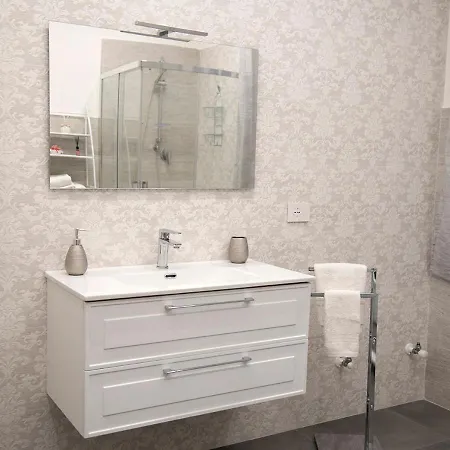 La Rosa Dell'etna - * Santa Venerina