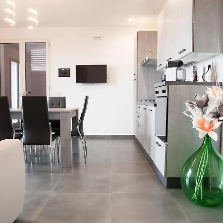 La Rosa Dell'etna - *